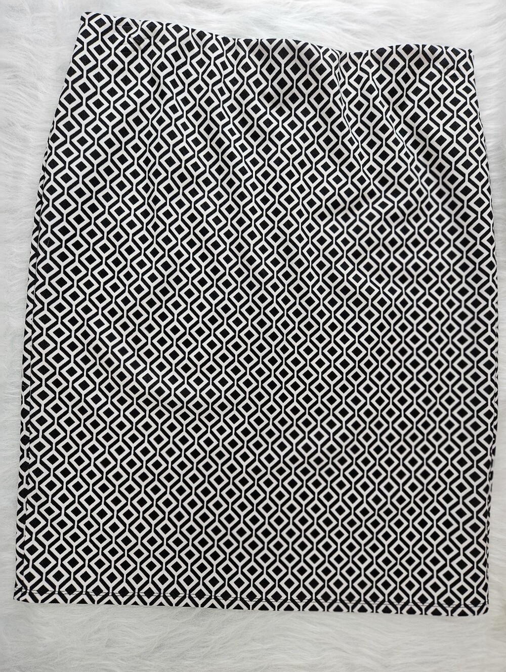 EUC NYCC Black and White Geometric Pencil Skirt Size L